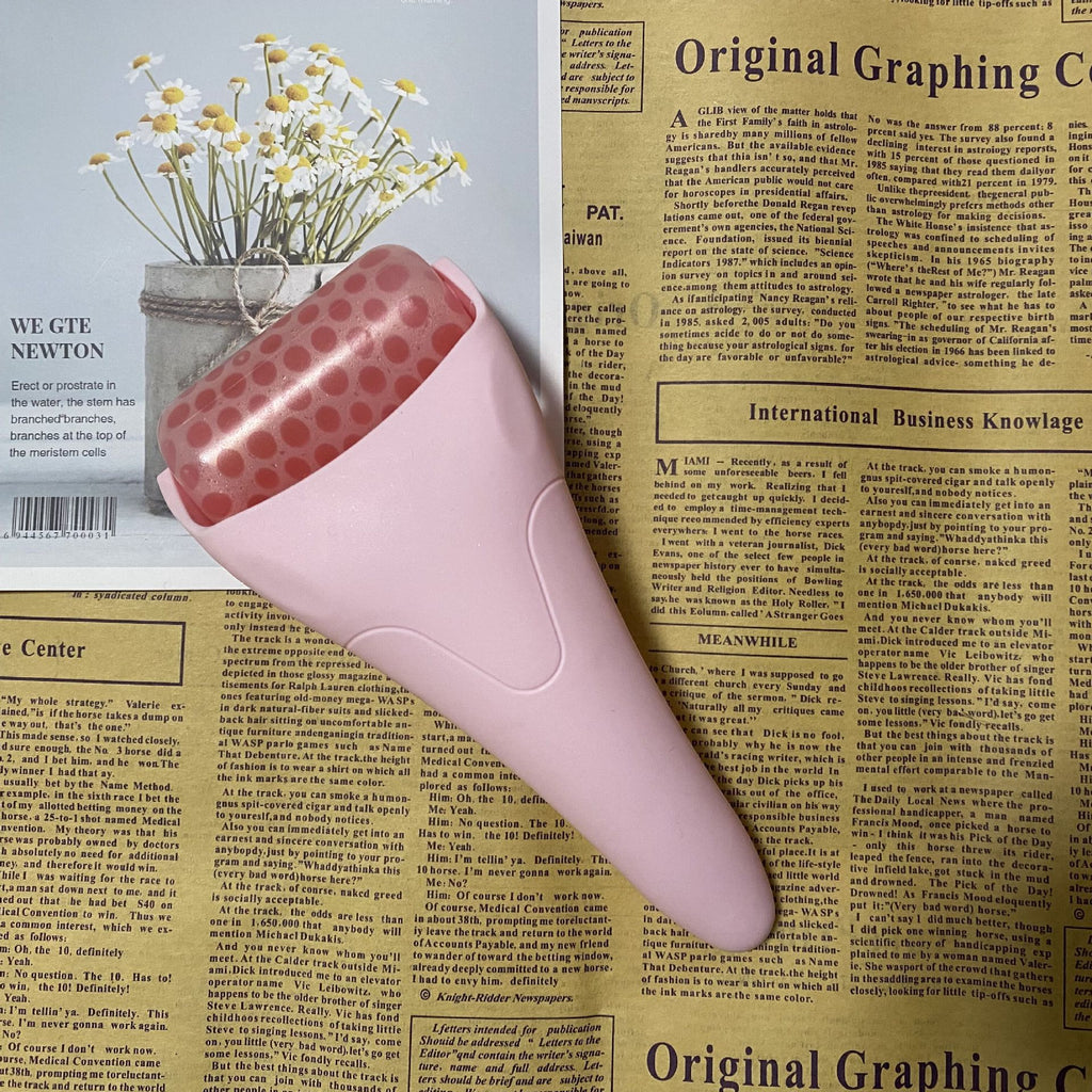 Glow-On-the-Go Ice Roller – Your Daily Cool-Down for Smooth, Radiant Skin