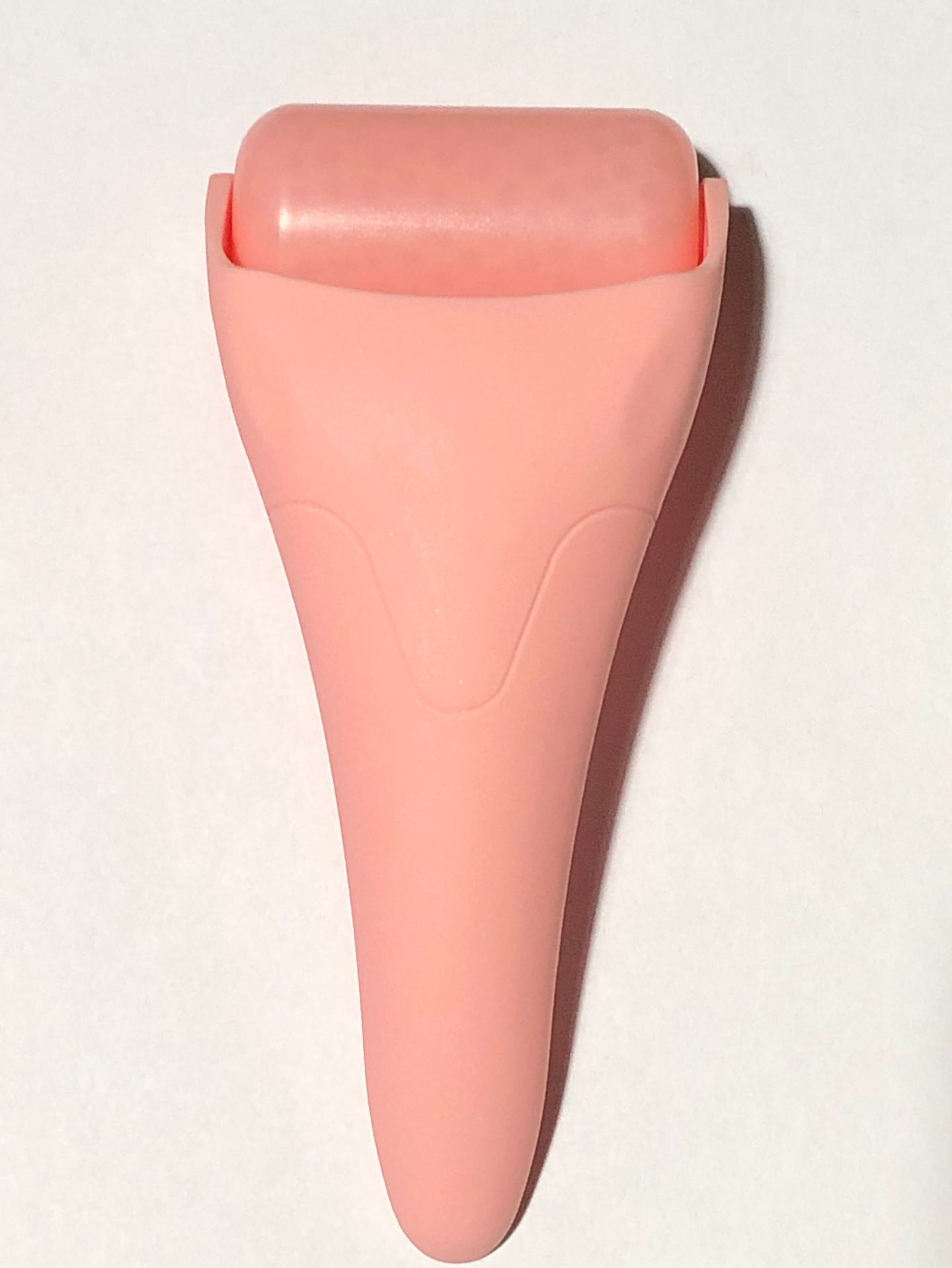 Glow-On-the-Go Ice Roller – Your Daily Cool-Down for Smooth, Radiant Skin