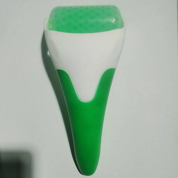 Glow-On-the-Go Ice Roller – Your Daily Cool-Down for Smooth, Radiant Skin